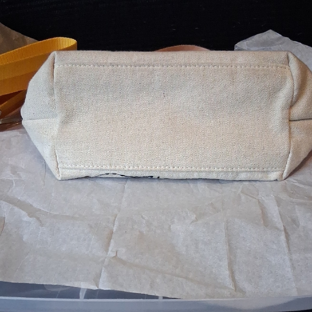 Brighton Cream Canvas Satchel with Yellow Daisy and Leather Handles - Picture 4 of 6